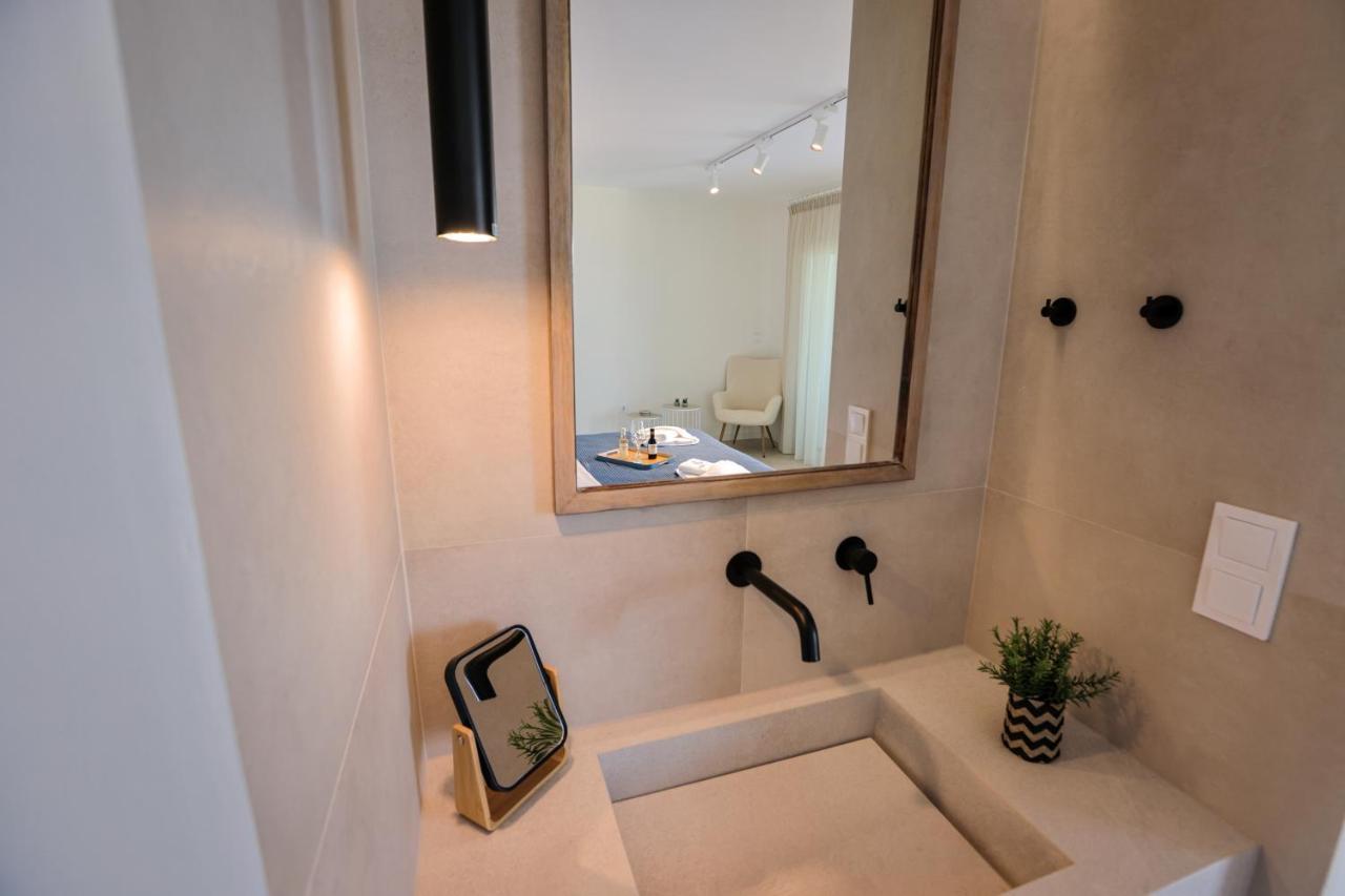 La Mer Bleue Boutique Suite Vrahati Esterno foto